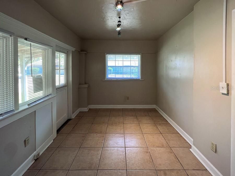 For Rent: $2,995 (4 beds, 3 baths, 1901 Square Feet)