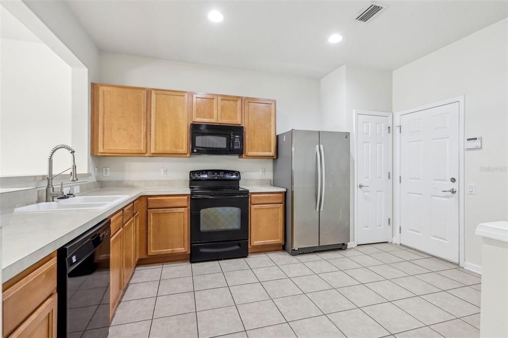 For Sale: $280,000 (3 beds, 2 baths, 1622 Square Feet)