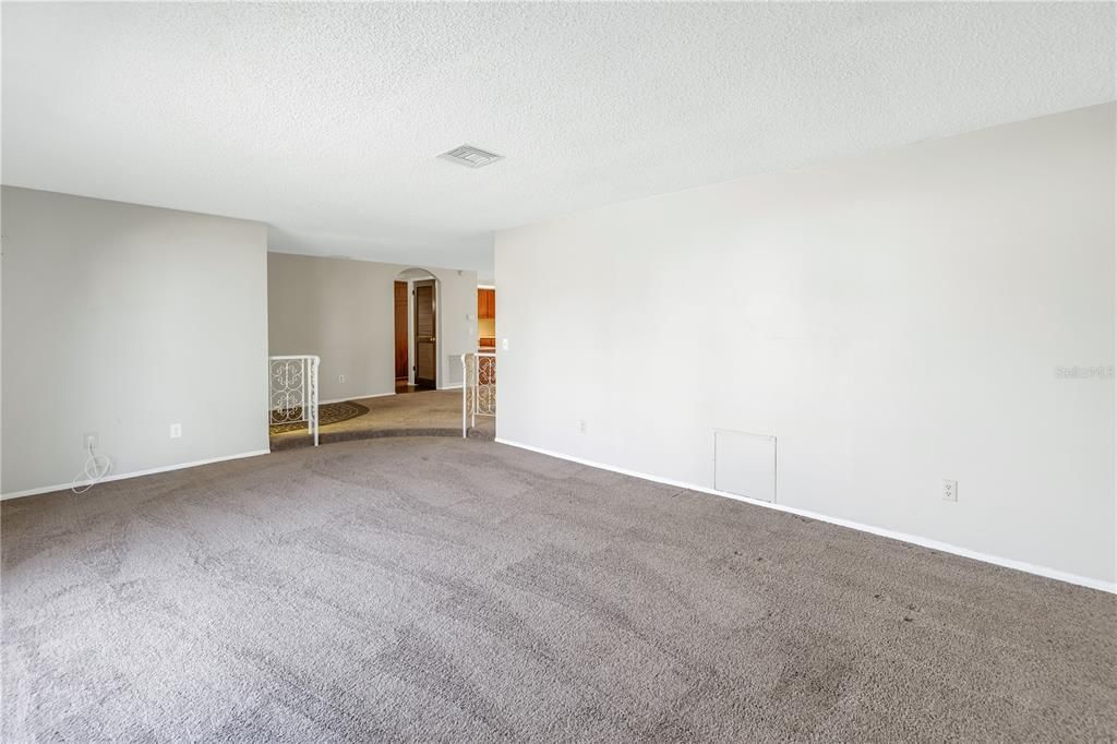 For Sale: $325,000 (2 beds, 2 baths, 1497 Square Feet)