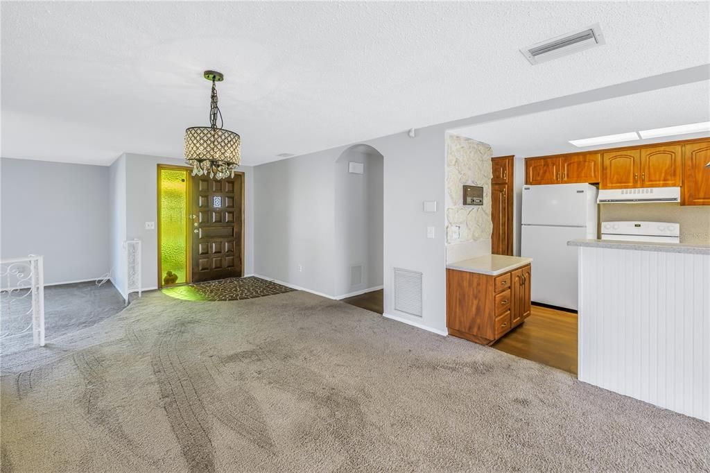 For Sale: $325,000 (2 beds, 2 baths, 1497 Square Feet)