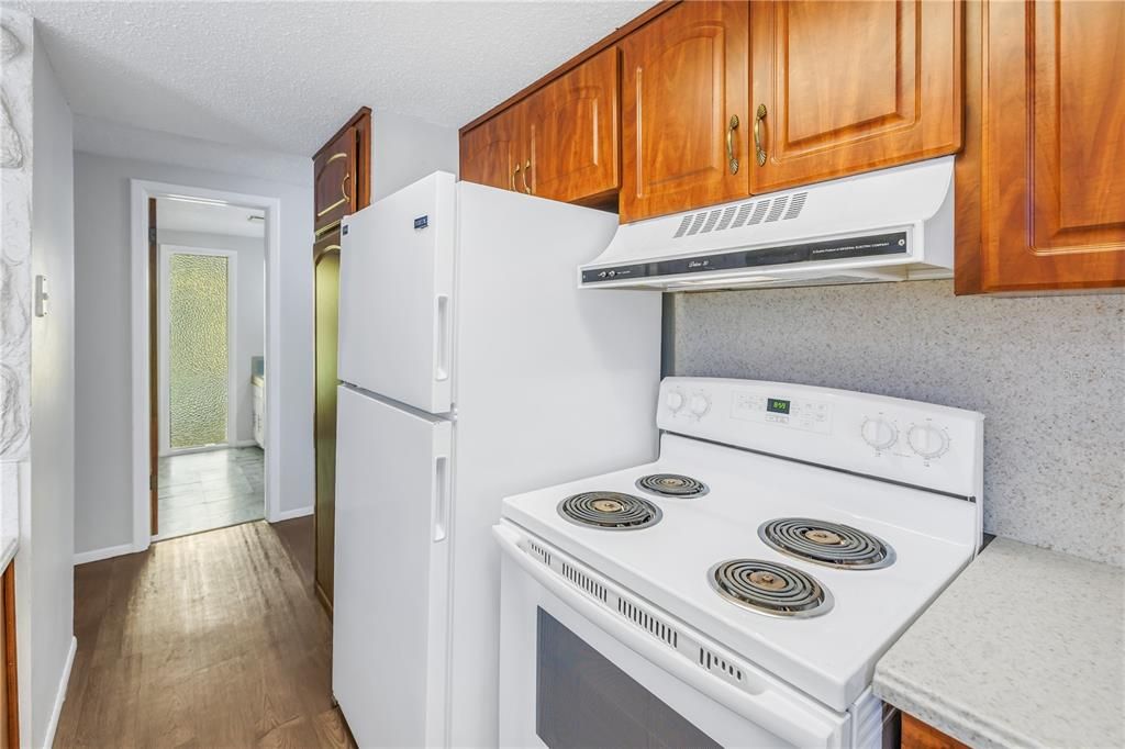 For Sale: $325,000 (2 beds, 2 baths, 1497 Square Feet)