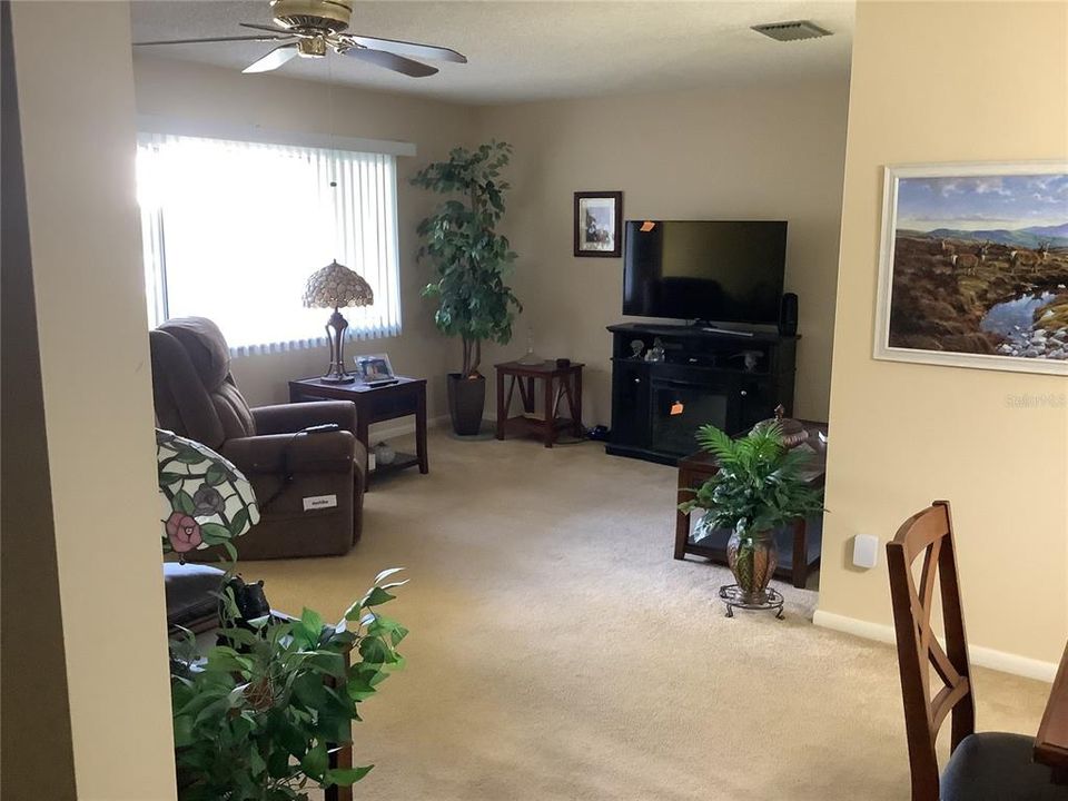 For Sale: $229,000 (2 beds, 2 baths, 1308 Square Feet)