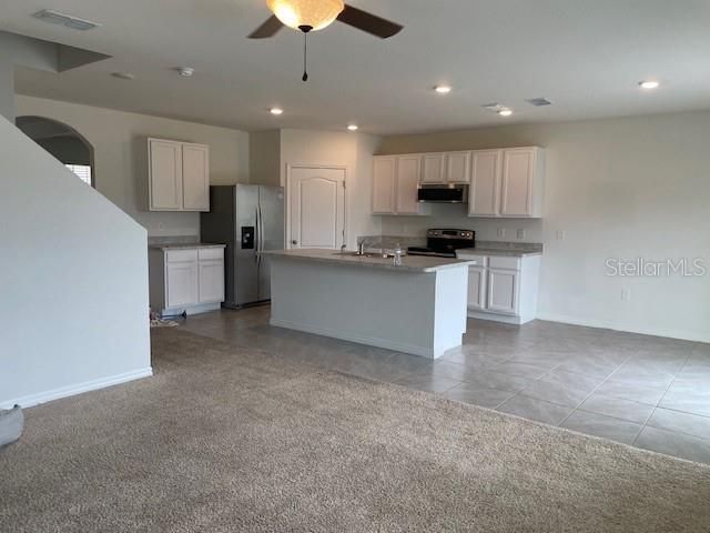 For Rent: $2,650 (5 beds, 3 baths, 2696 Square Feet)