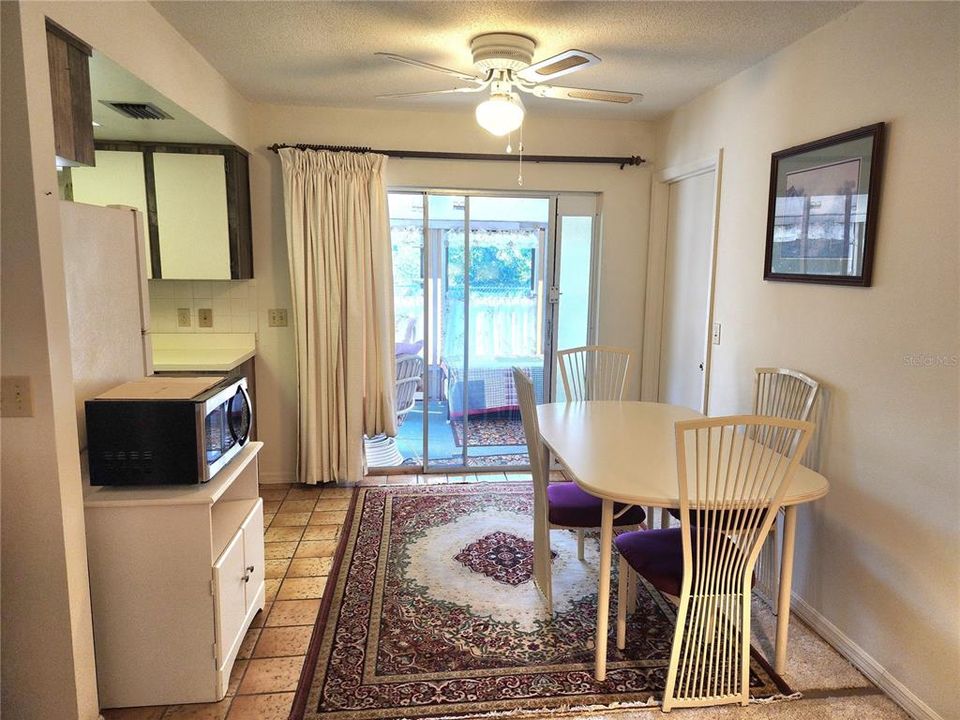 For Sale: $198,500 (2 beds, 2 baths, 1000 Square Feet)