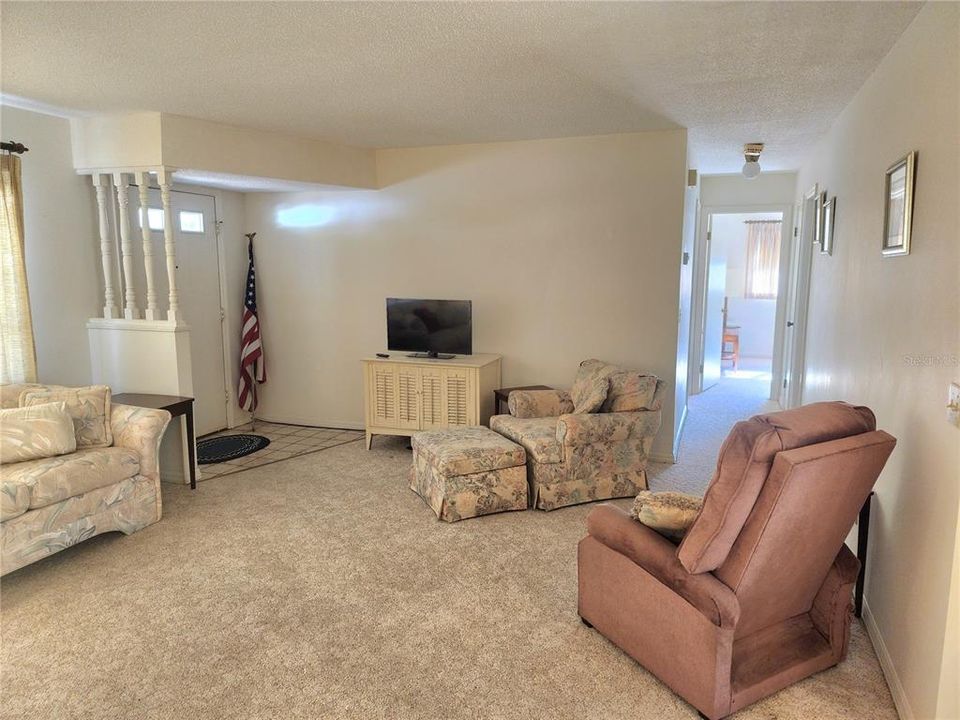 For Sale: $198,500 (2 beds, 2 baths, 1000 Square Feet)