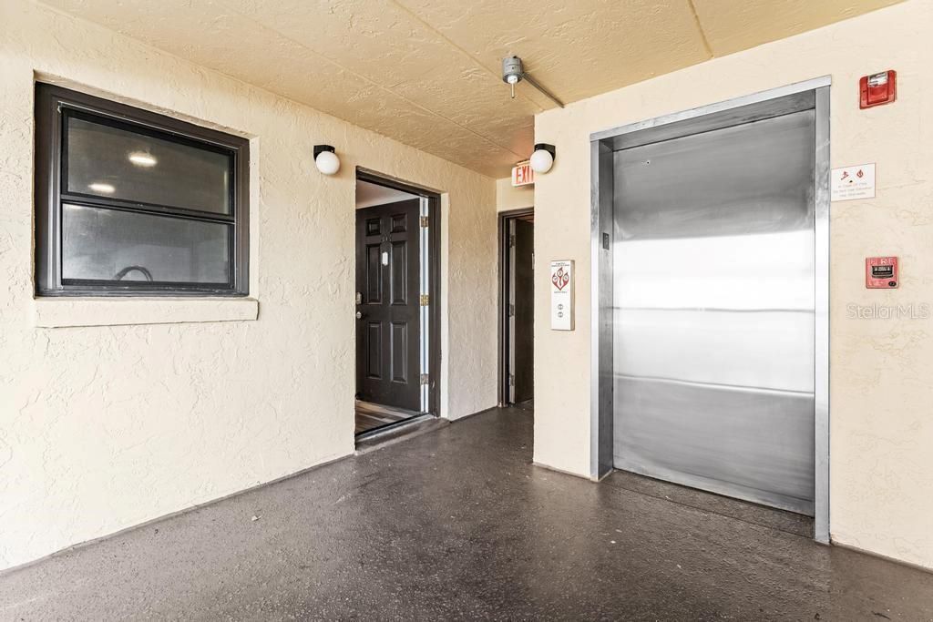 For Sale: $449,900 (2 beds, 2 baths, 1280 Square Feet)