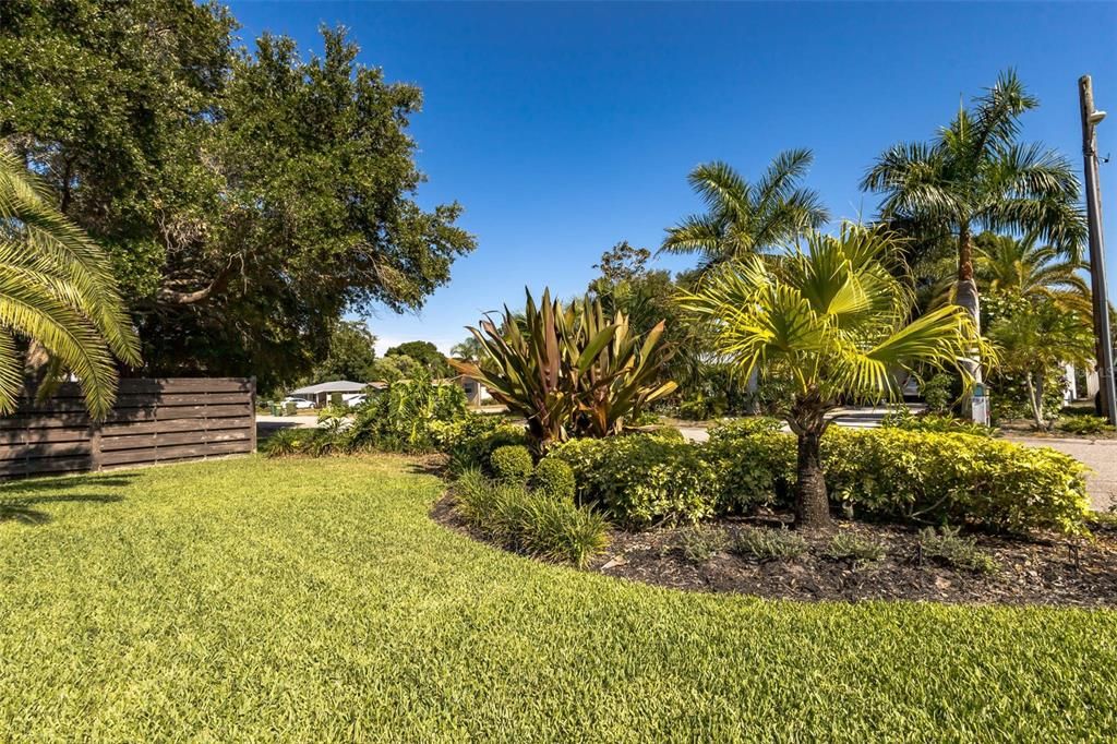 For Sale: $835,000 (3 beds, 2 baths, 1978 Square Feet)