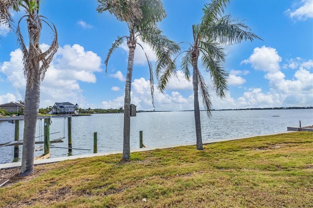 For Sale: $2,495,000 (3 beds, 3 baths, 2743 Square Feet)