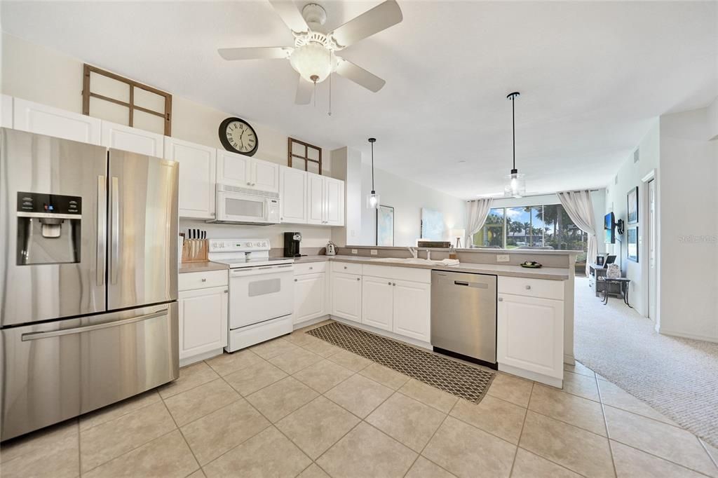 For Sale: $285,000 (3 beds, 2 baths, 1517 Square Feet)