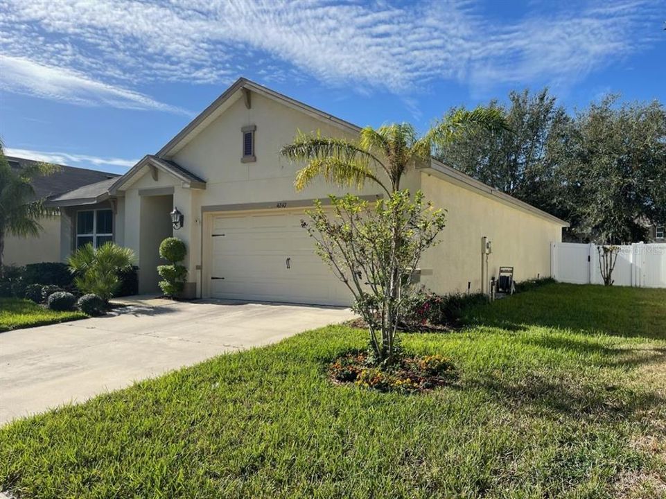 For Sale: $315,000 (3 beds, 2 baths, 1672 Square Feet)