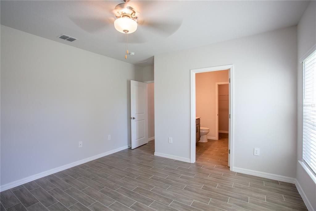 For Sale: $369,000 (4 beds, 2 baths, 1803 Square Feet)