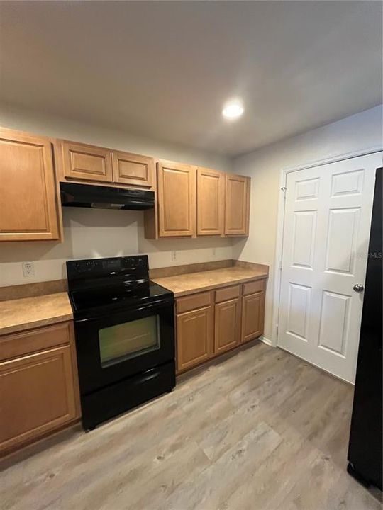 For Rent: $2,000 (2 beds, 1 baths, 1338 Square Feet)