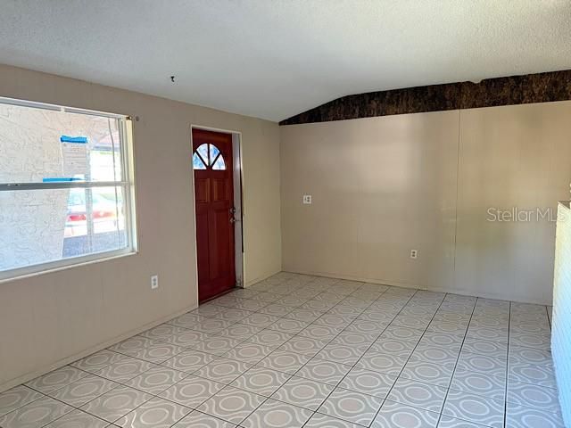 For Sale: $174,000 (4 beds, 2 baths, 1563 Square Feet)