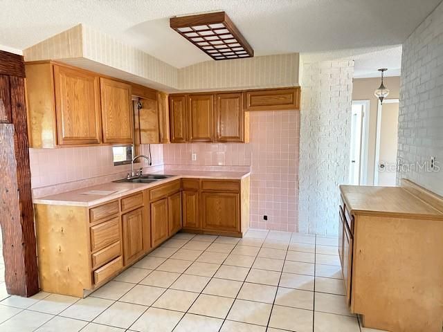 For Sale: $174,000 (4 beds, 2 baths, 1563 Square Feet)