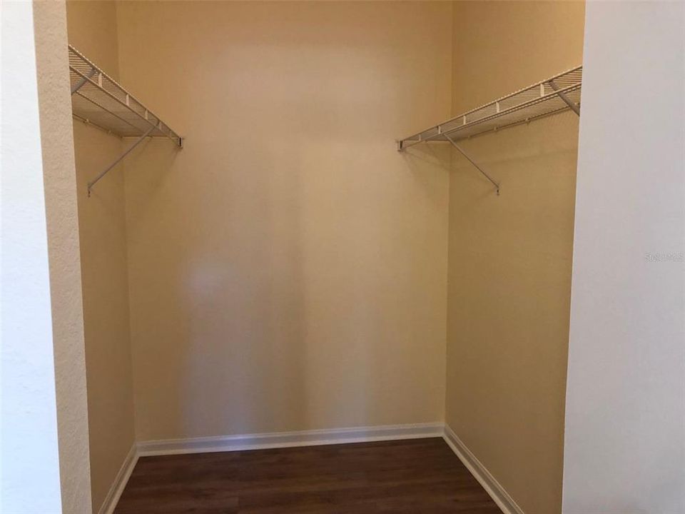 For Rent: $1,530 (1 beds, 1 baths, 700 Square Feet)