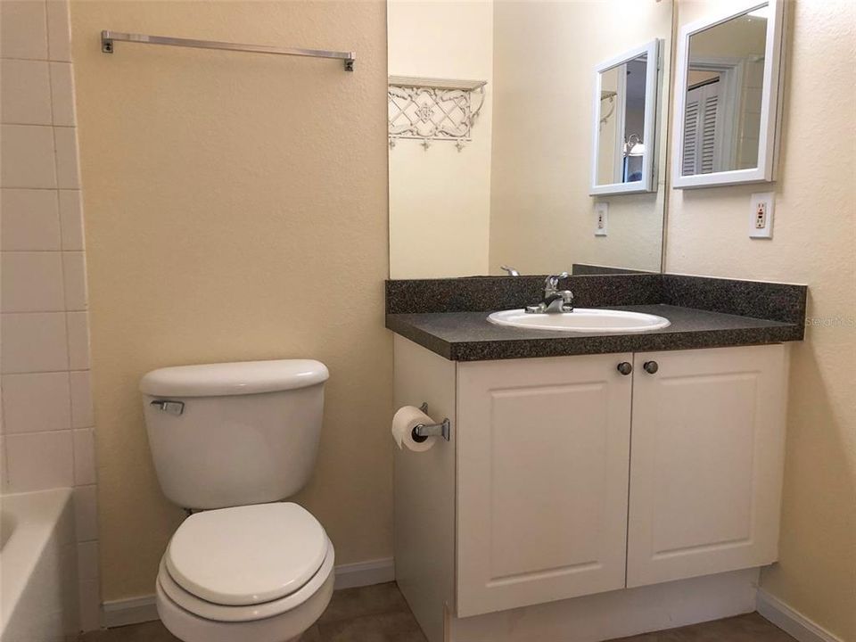 For Rent: $1,530 (1 beds, 1 baths, 700 Square Feet)