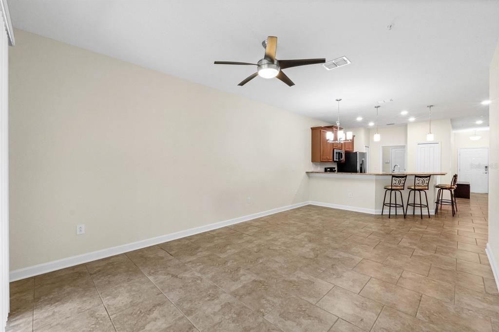 For Sale: $339,900 (2 beds, 2 baths, 1374 Square Feet)