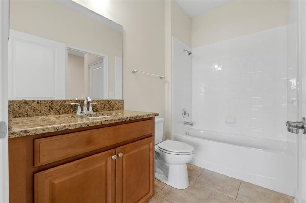 For Sale: $339,900 (2 beds, 2 baths, 1374 Square Feet)