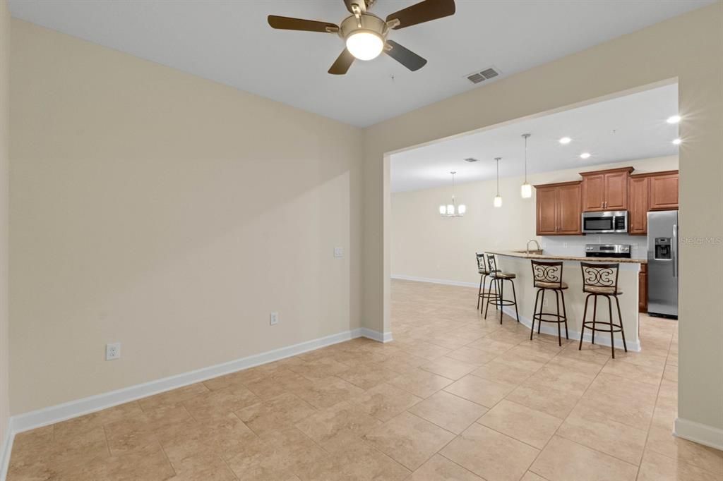 For Sale: $339,900 (2 beds, 2 baths, 1374 Square Feet)