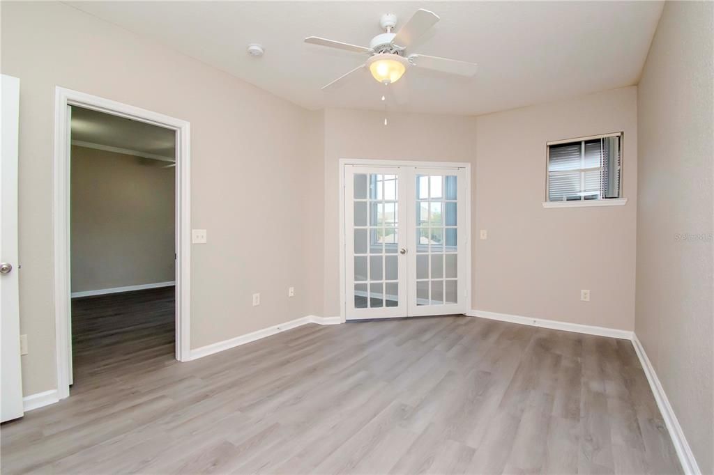 Bedroom w/ Walk-In Closet