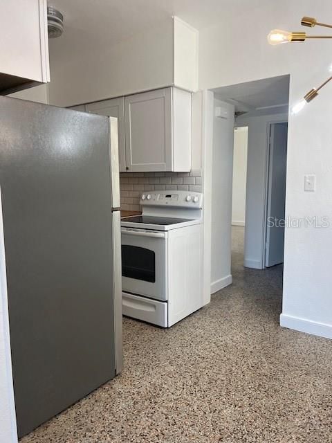 For Rent: $1,400 (2 beds, 1 baths, 1000 Square Feet)