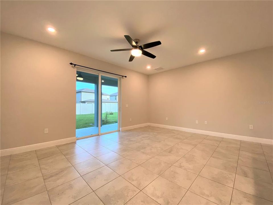 For Rent: $3,299 (5 beds, 3 baths, 3238 Square Feet)