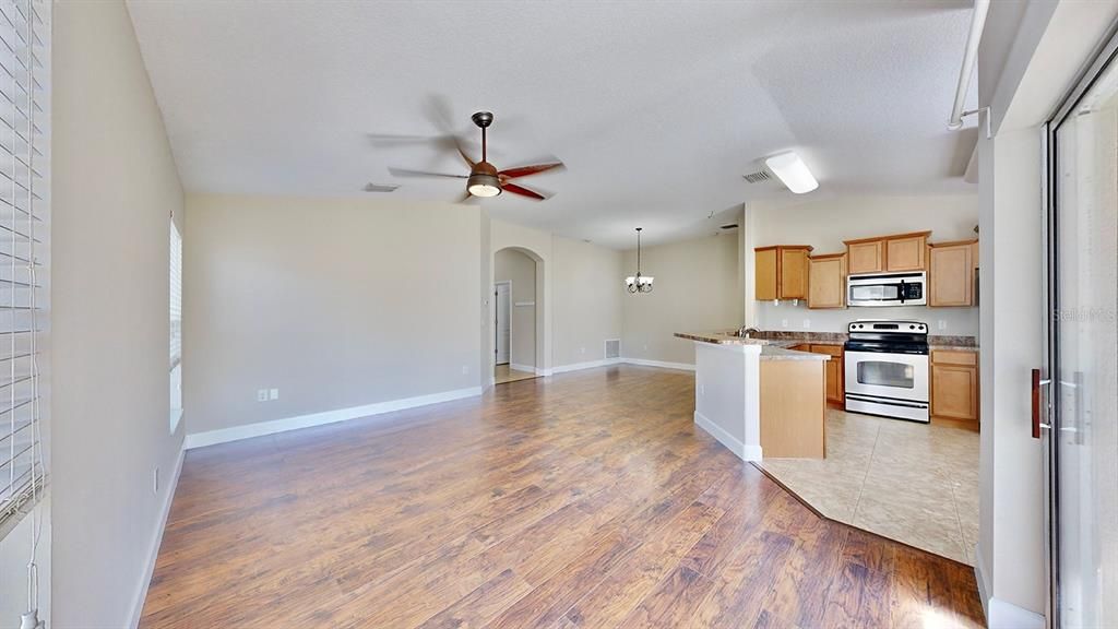 For Sale: $344,900 (4 beds, 2 baths, 1892 Square Feet)