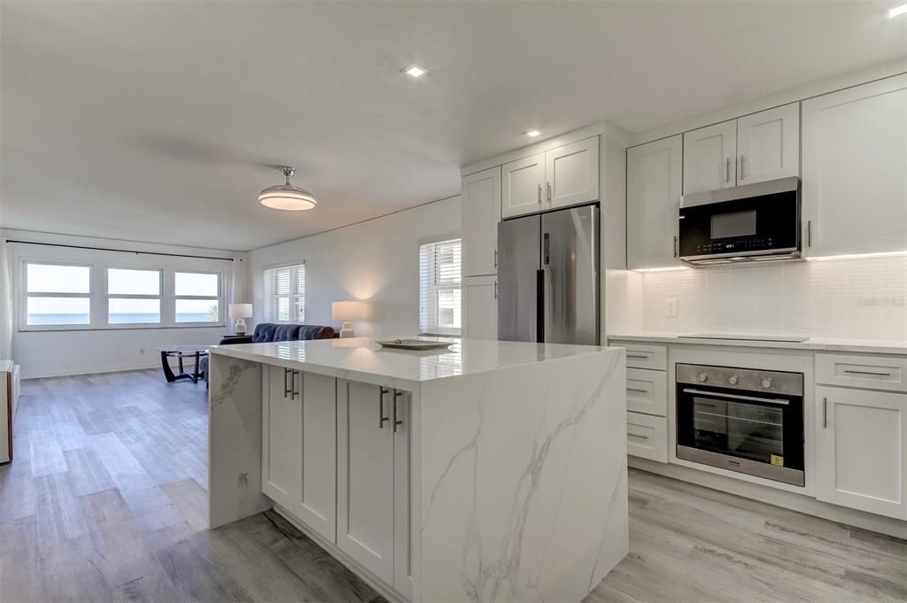 For Sale: $778,000 (2 beds, 2 baths, 1111 Square Feet)