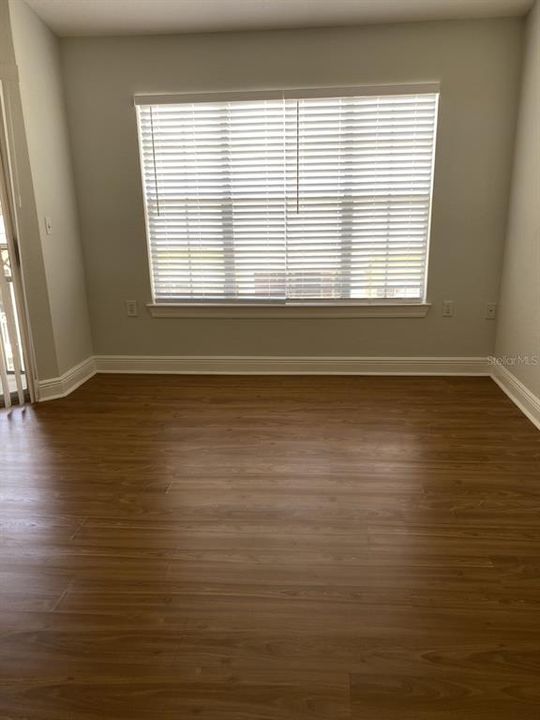 For Rent: $1,300 (1 beds, 1 baths, 724 Square Feet)