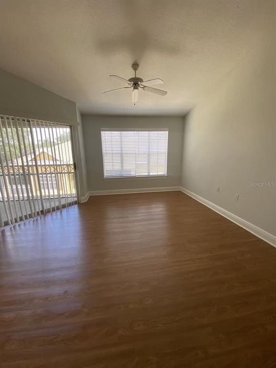 For Rent: $1,300 (1 beds, 1 baths, 724 Square Feet)