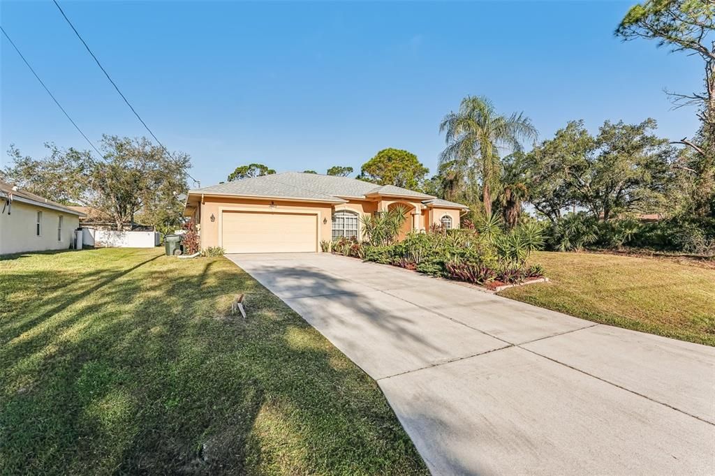 For Sale: $439,000 (3 beds, 2 baths, 1792 Square Feet)