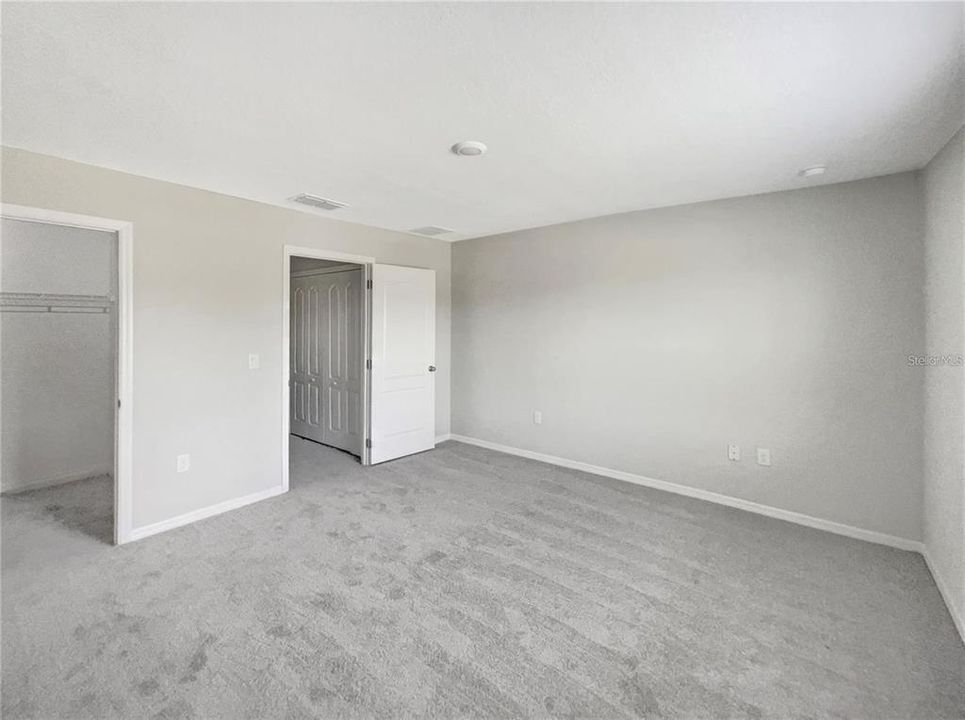 Active With Contract: $1,995 (3 beds, 2 baths, 1762 Square Feet)