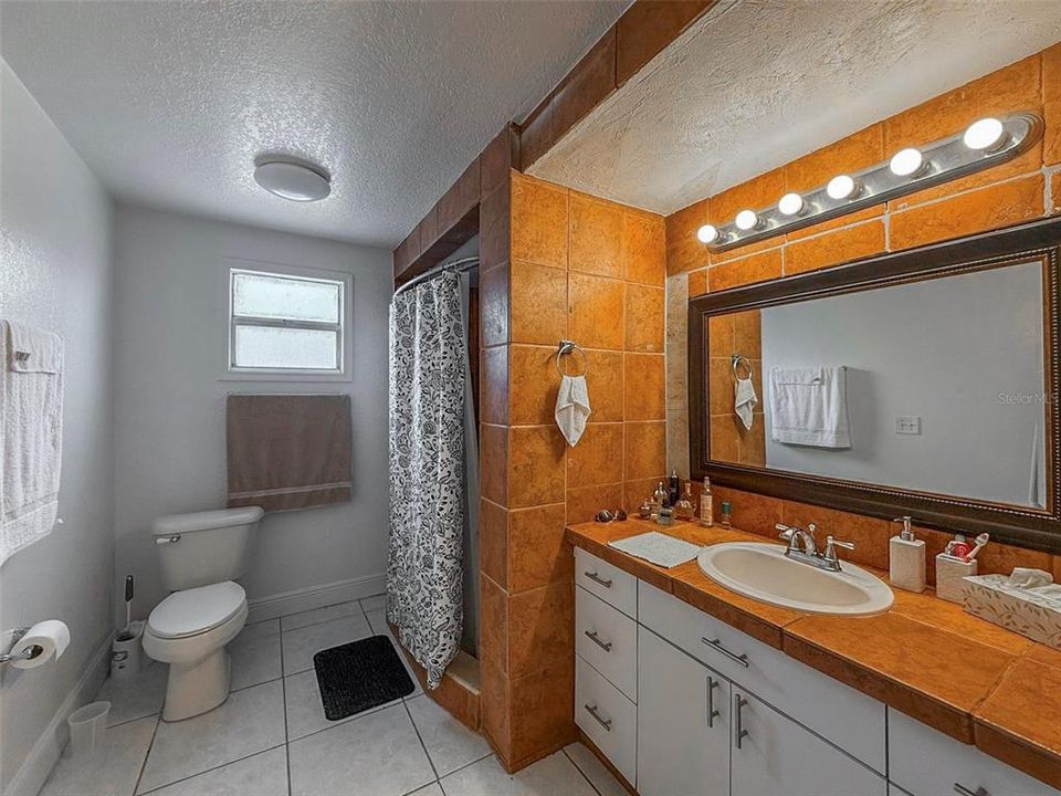 For Sale: $450,000 (3 beds, 1 baths, 1895 Square Feet)