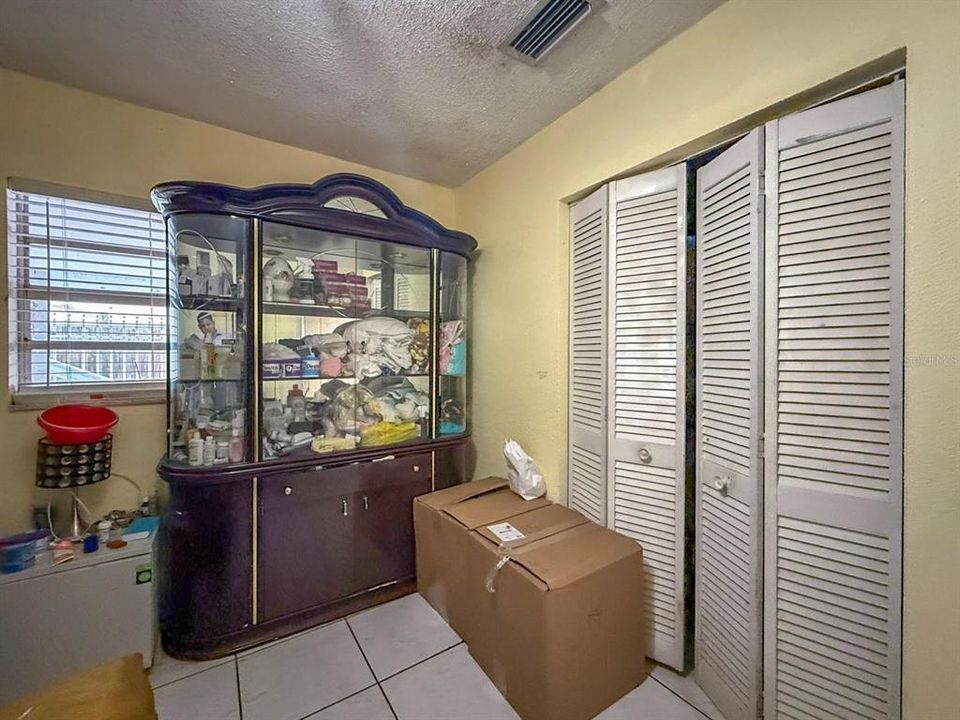 For Sale: $450,000 (3 beds, 1 baths, 1895 Square Feet)