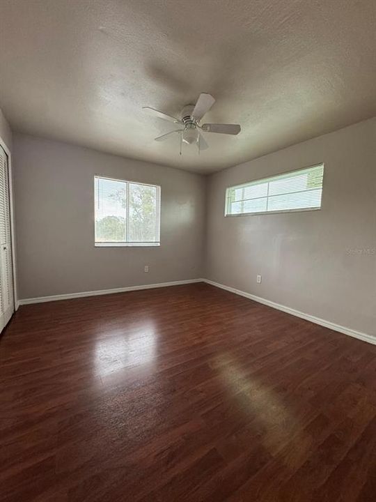 For Rent: $1,400 (2 beds, 1 baths, 996 Square Feet)