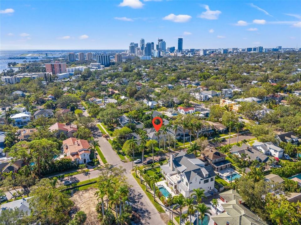 For Sale: $1,775,000 (4 beds, 3 baths, 2770 Square Feet)