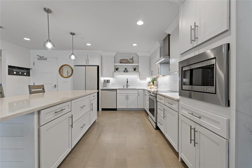 Active With Contract: $825,000 (3 beds, 2 baths, 1789 Square Feet)