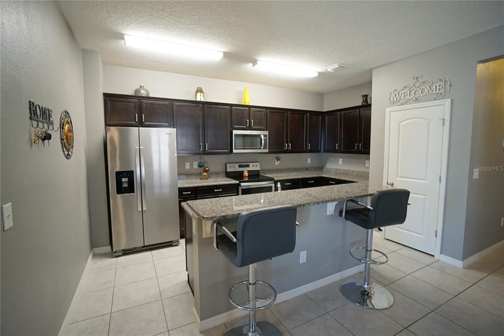 For Rent: $2,200 (3 beds, 2 baths, 1527 Square Feet)