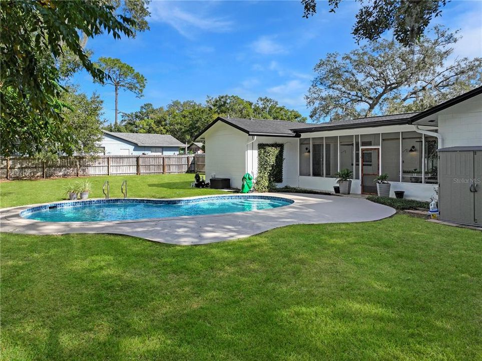 For Sale: $515,000 (3 beds, 2 baths, 1984 Square Feet)