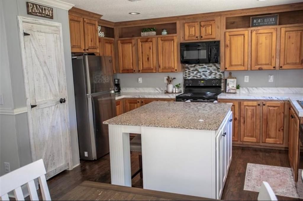 Kitchen with Dinning Room