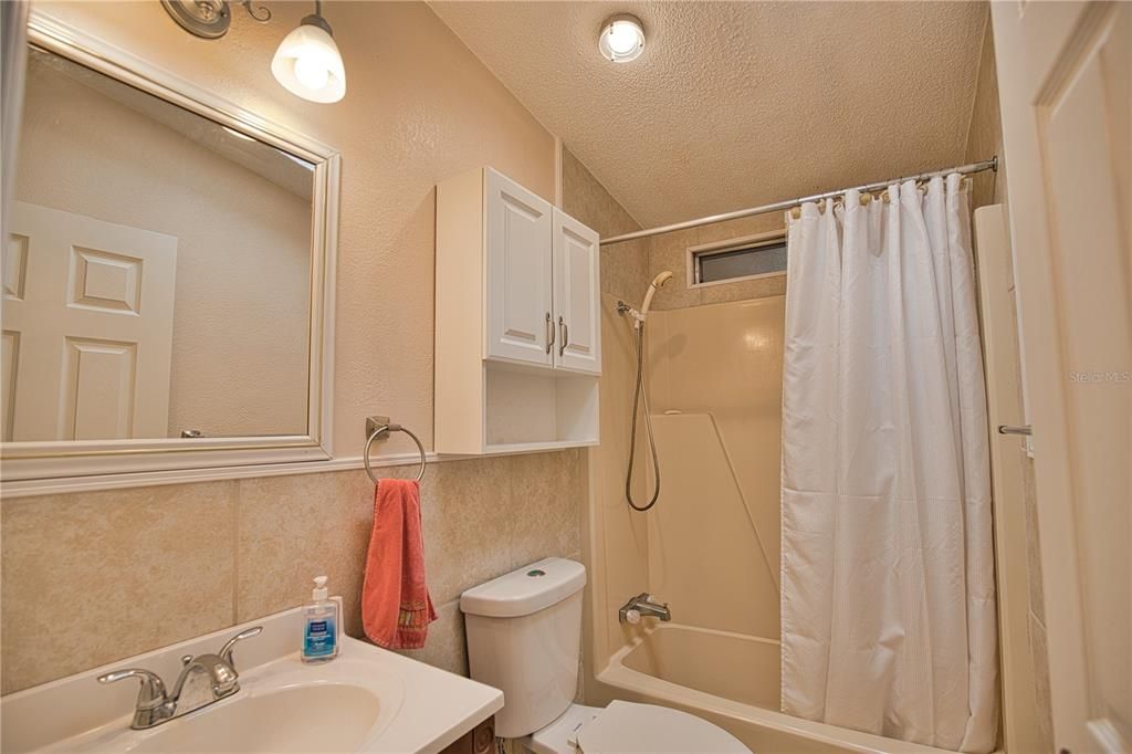 For Sale: $158,850 (2 beds, 2 baths, 959 Square Feet)