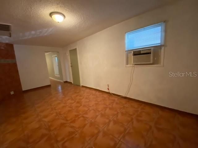 For Rent: $1,350 (2 beds, 2 baths, 800 Square Feet)