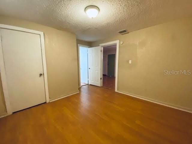 For Rent: $1,350 (2 beds, 2 baths, 800 Square Feet)