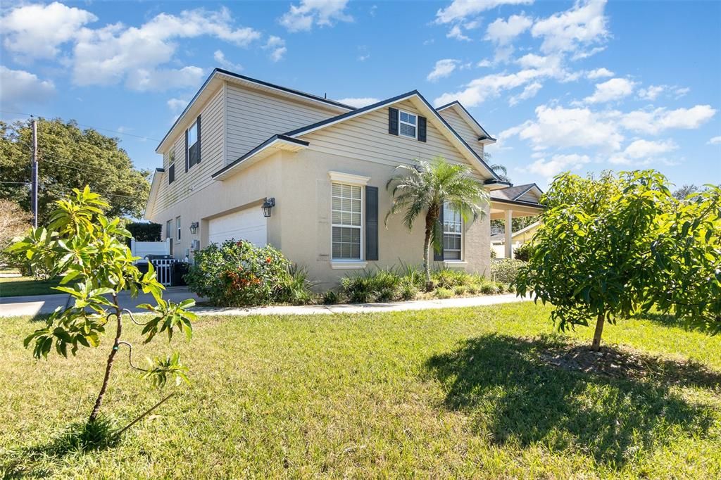 For Sale: $510,000 (4 beds, 2 baths, 2984 Square Feet)