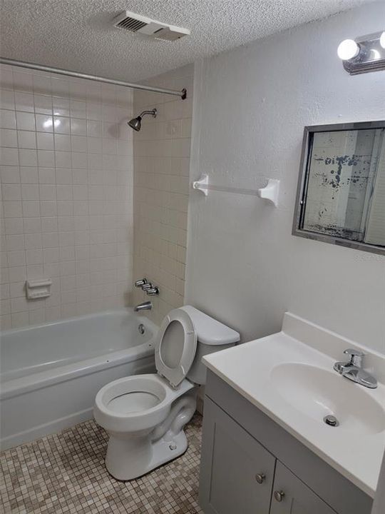 For Rent: $1,025 (2 beds, 1 baths, 900 Square Feet)