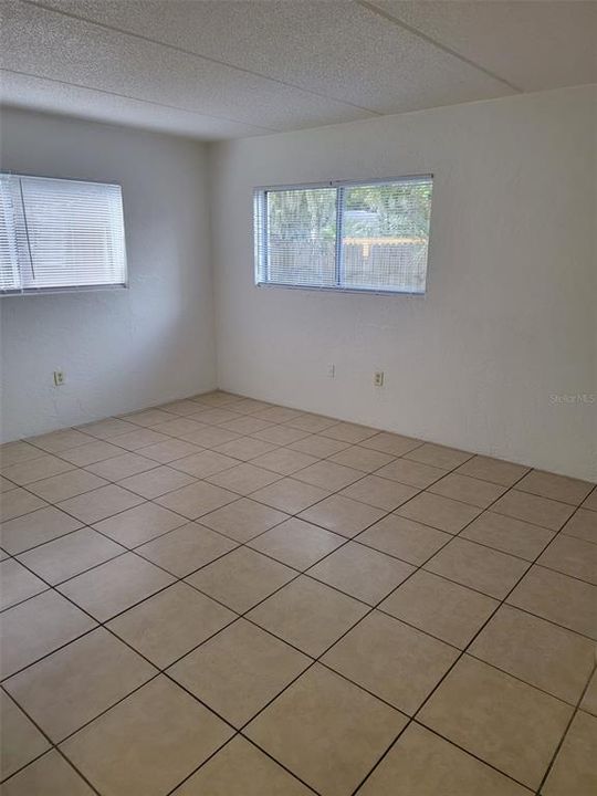 For Rent: $1,025 (2 beds, 1 baths, 900 Square Feet)