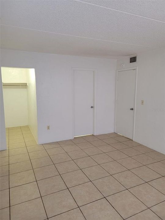 For Rent: $1,025 (2 beds, 1 baths, 900 Square Feet)