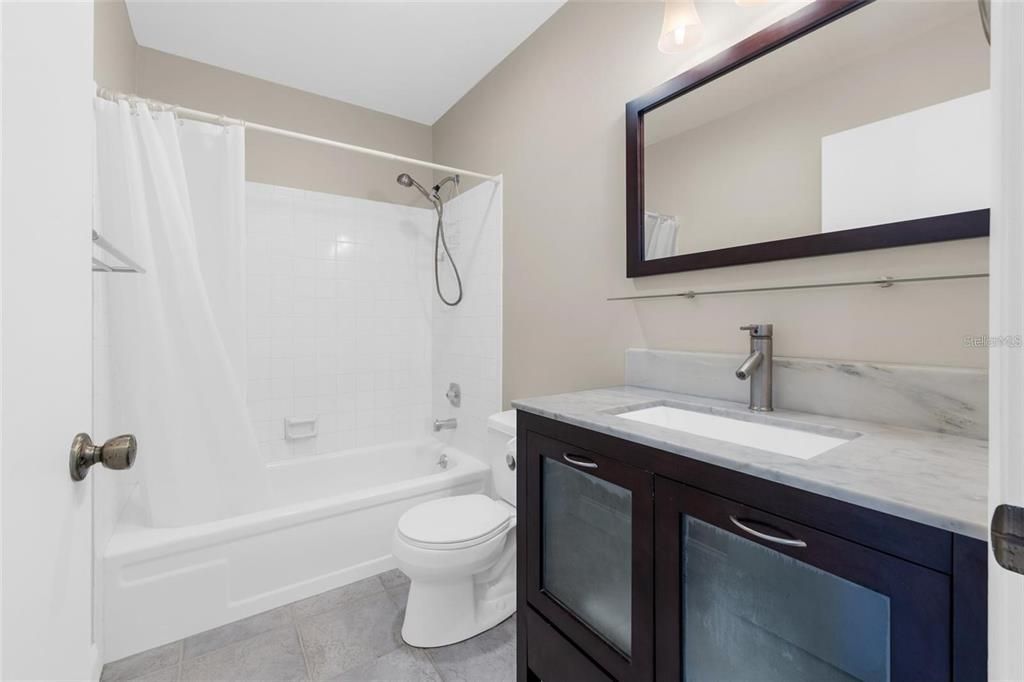 For Sale: $319,900 (2 beds, 2 baths, 1180 Square Feet)