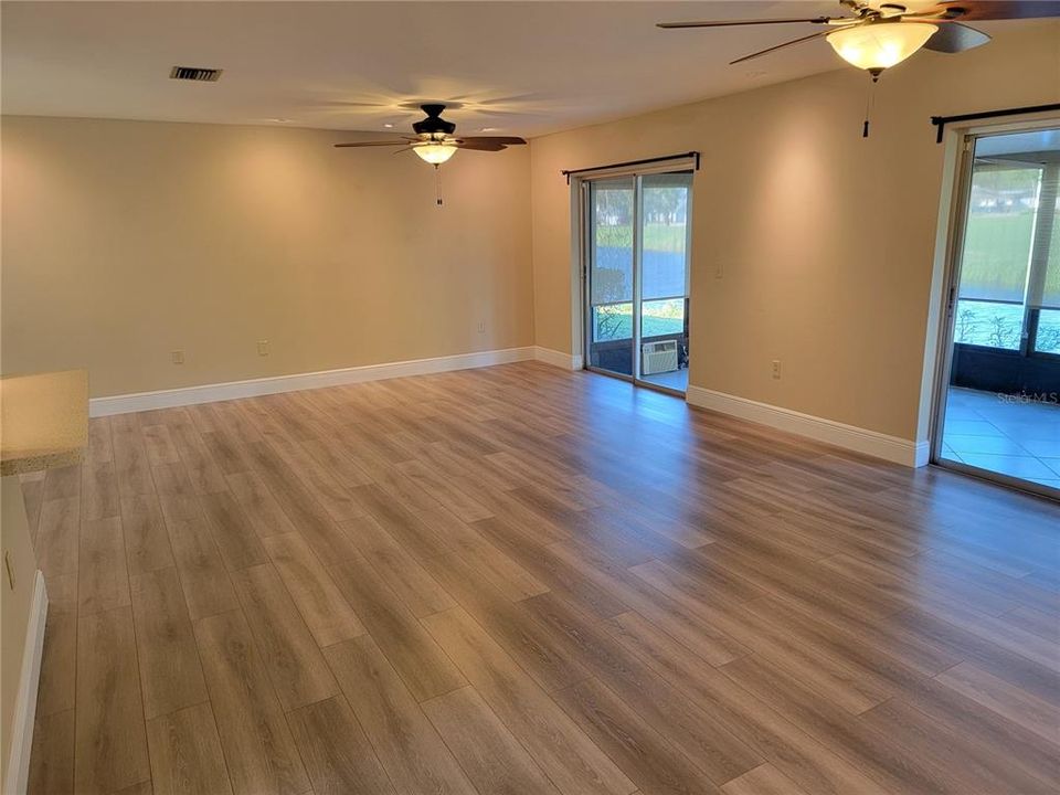 For Sale: $319,900 (2 beds, 2 baths, 1180 Square Feet)