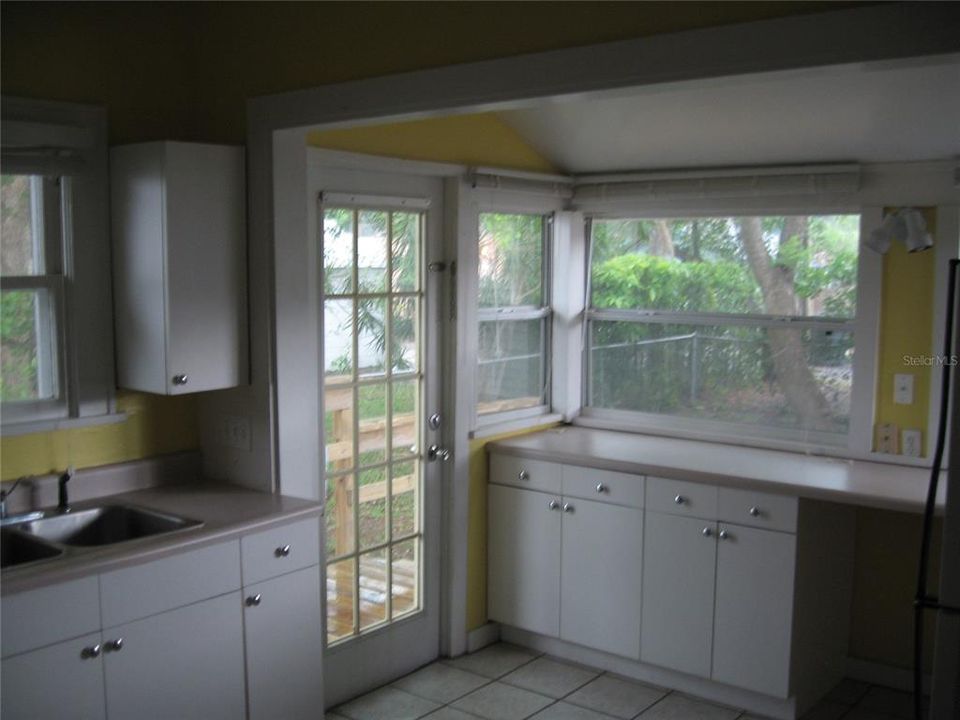 For Rent: $2,500 (2 beds, 1 baths, 1116 Square Feet)